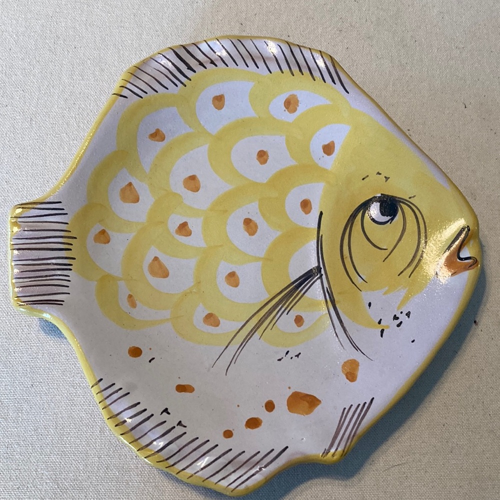 Artistic Yellow Fish-Shaped Ceramic Plate